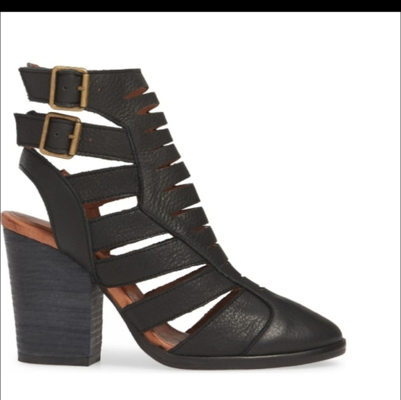 Free People Shoes - NWT FREE PEOPLE NIB Hayes Black Leather Booties
